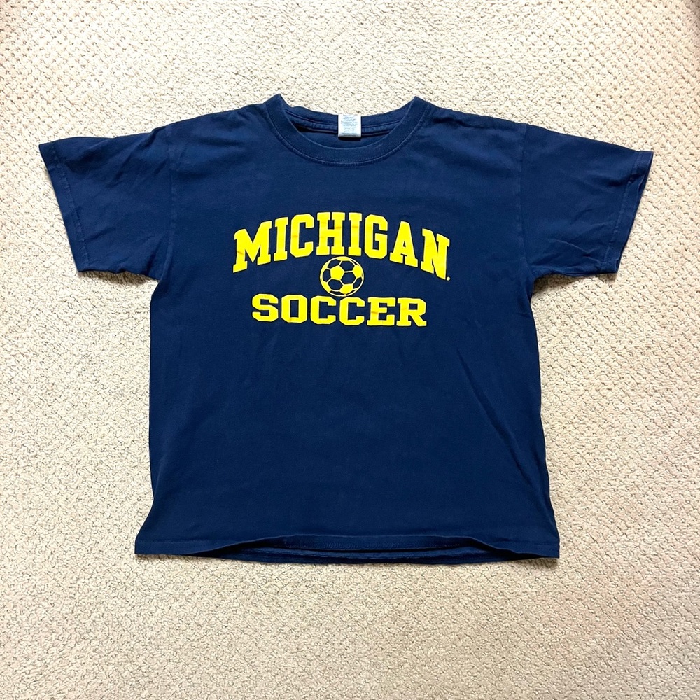 University of Michigan soccer t-shirt size Youth Medium (10)